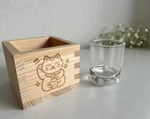 Personalized wooden sake box and glass cup set, featuring a customizable traditional masu cup. Perfect for sake lovers, this unique Japanese gift enhances any sake-drinking experience. Crafted from high-quality wood, it blends tradition with personal thumbnail 2