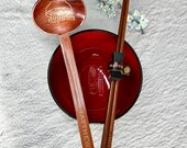 Personalized Japanese ramen set with an engraved ladle, chopsticks, rest, and strap. Ideal for noodle soup lovers, this set is perfect for enjoying ramen, udon, or pho at home. A thoughtful gift for foodies, it blends traditional Japanese design with thumbnail 2