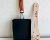 Tamagoyaki Pan Set: 13cm Nonstick Omelette Pan with Engraved Spatula thumbnail 3